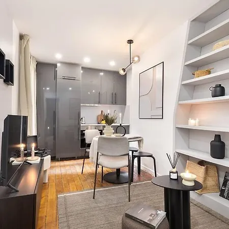 Vexin - 1 A Montmartre Apartment *
